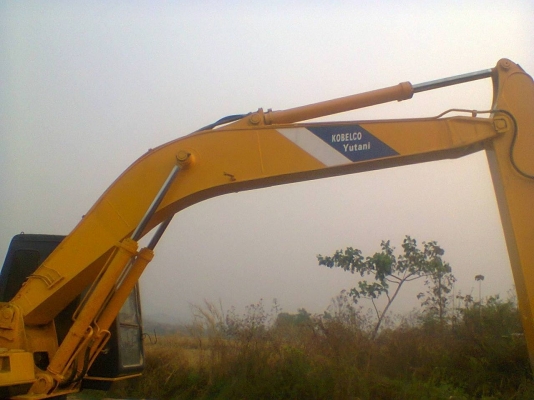 ขายด่วน kobelco 200 sk07 ไมีมีเล่ม รถสวยไม่มีรอยแตก ต่อรองได้ 080-1253450