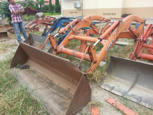 ขายและ รับติดตั้ง ชุดบุ้งกี้ตักหน้า สำหรับรถไถทุกรุ่นทุกยี่ห้อ