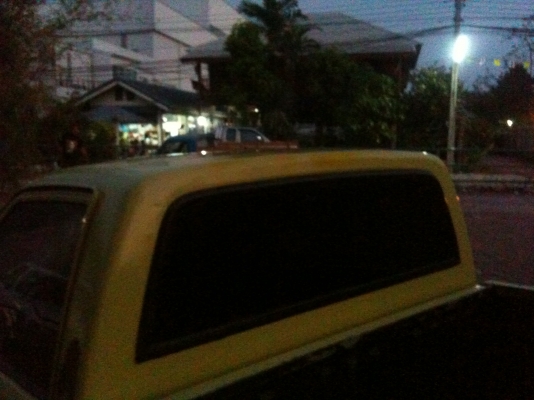 กระบะ ISUZU KB สีเหลือง พร้อมขับ เครื่องดีเซล 2200CC ใช้งานก็ดี