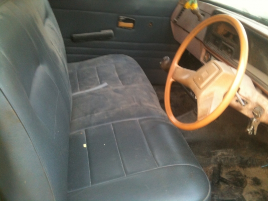 กระบะ ISUZU KB สีเหลือง พร้อมขับ เครื่องดีเซล 2200CC ใช้งานก็ดี