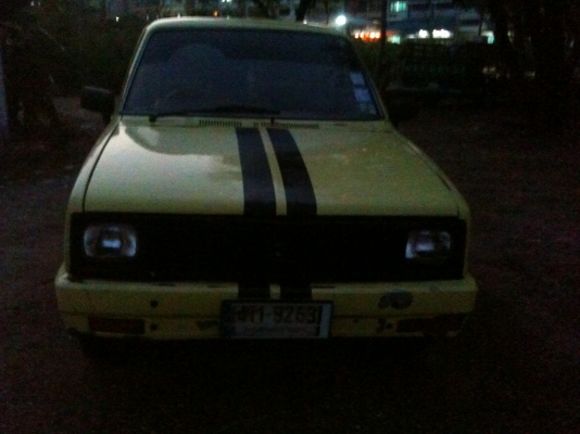 กระบะ ISUZU KB สีเหลือง พร้อมขับ เครื่องดีเซล 2200CC ใช้งานก็ดี