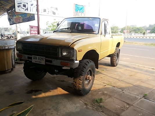 ม้ากระโดด4ขอช่องสั้น4×4คานแข็งLN65หน้า-หลัง เกีนร์RN36แท้ ม้ากระโดด4ขอช่องสั้น4×4คานแข็งLN65หน้า-หลัง เกีนร์RN36แท้