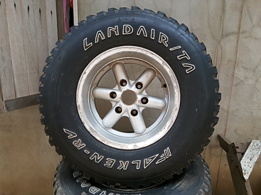 ม้ากระโดด4ขอช่องสั้น4×4คานแข็งLN65หน้า-หลัง เกีนร์RN36แท้ ม้ากระโดด4ขอช่องสั้น4×4คานแข็งLN65หน้า-หลัง เกีนร์RN36แท้