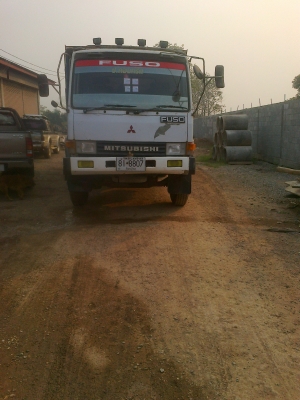 ขายรถ 10ล้อดั้ม มิตซูบิชิFN 527  MA  10สปีดเกียร์ฟุตเลอร์  2เพลา ต่อรองราคาได้