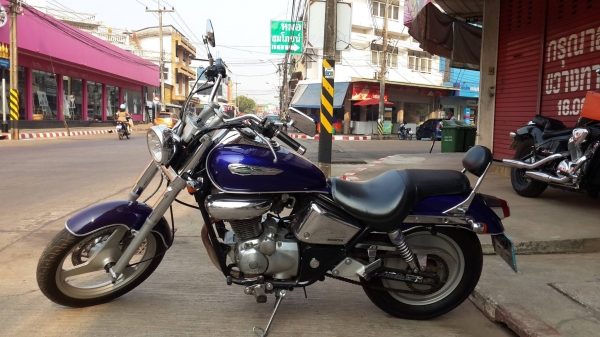 ขาย PHANTOM TA200 CC. ปี48 มีทะเบียนพร้อมโอน ไม่ขาดต่อ เครื่องแน่นมาก มีตำหนิตรงเดียวคือข้างถังบุบนิดนึง ราคา 39000 บาท ส่งได้ทั่วไทยคับ สนใจติดต่อ 081-0578282