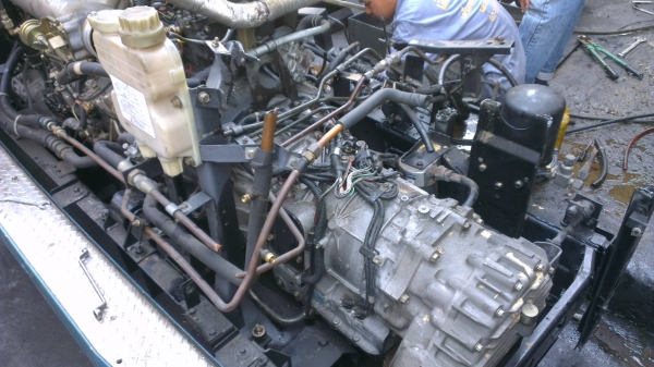 เครื่องยนต์ Mitsu 6M61 225แรงม้า  ปั้มใหญ่ ปั้มลมใหญ่ พร้อมเกียร์ 4WD auto  สภาพใหม่สุดๆ