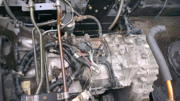 เครื่องยนต์ Mitsu 6M61 225แรงม้า  ปั้มใหญ่ ปั้มลมใหญ่ พร้อมเกียร์ 4WD auto  สภาพใหม่สุดๆ