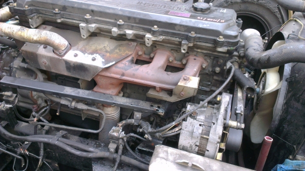 เครื่องยนต์ Mitsu 6M61 225แรงม้า  ปั้มใหญ่ ปั้มลมใหญ่ พร้อมเกียร์ 4WD auto  สภาพใหม่สุดๆ