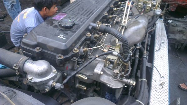 เครื่องยนต์ Mitsu 6M61 225แรงม้า  ปั้มใหญ่ ปั้มลมใหญ่ พร้อมเกียร์ 4WD auto  สภาพใหม่สุดๆ