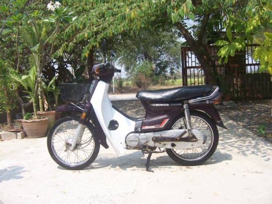 ดรีมคุรุสภาสีน้ำตาล สภาพดีมาก สวยๆ รถเดิมๆ ทะเบียนเต็ม+เอกสารพร้อมโอนครบ