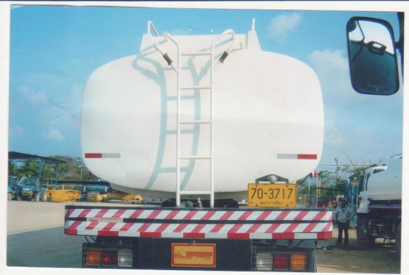 รถกึ่งพ่วงบรรน้ำมันดีเซล รถกึ่งพ่วงบรรน้ำมันดีเซล