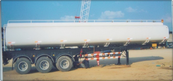 รถกึ่งพ่วงบรรน้ำมันดีเซล