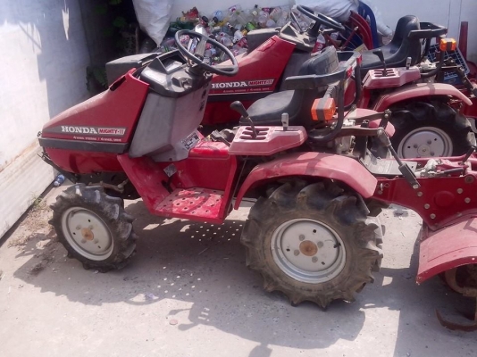 ขาย รถพรวนดินเเบบนั่งขับ 2 คัน เก่าญี่ปุ่น จัดส่งได้ครับ