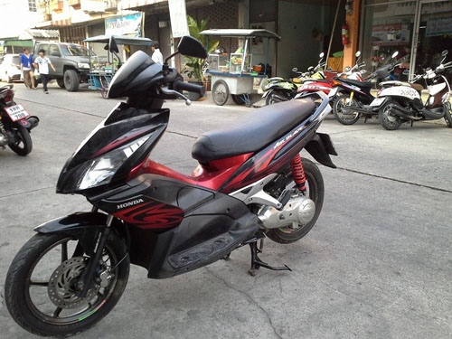 Honda แอร์เบลด ปี 50 ตัวท็อป ล้อแม็ค สีดำ แดง รถสวย เครื่องเดิมแน่นๆ ไม่หลวม ไม่หอน ทดลองขับได้จ้า Honda แอร์เบลด ปี 50 ตัวท็อป ล้อแม็ค สีดำ แดง รถสวย เครื่องเดิมแน่นๆ ไม่หลวม ไม่หอน ทดลองขับได้จ้า