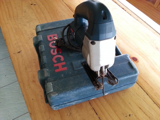 ขายเลื่อยฉลุไฟฟ้า(Jig saw)ยี่ห้อBoschรุ่นGST80PBE(580W)ปรับรอบได้สภาพดีมากๆครับ