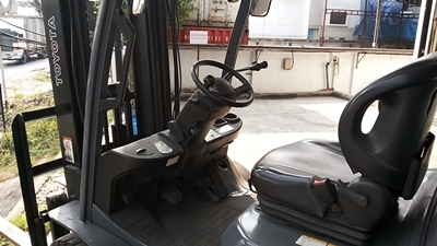 ขายตัดถูกมาก Toyota รุ่น 8 2.5 ตันดีเซล ออร์โต้ ฟูลฟรี ด่วนนะครับ