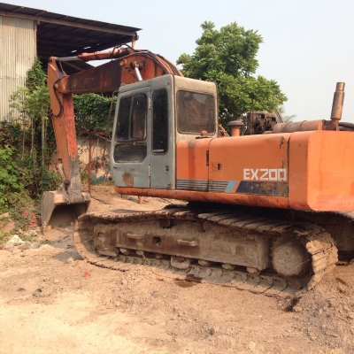 ขายแม็คโคร ฮิตาชิ ex200 ราคา700000บาท สนใจติดต่อ089-4370516 ขายแม็คโคร ฮิตาชิ ex200 ราคา700000บาท สนใจติดต่อ089-4370516