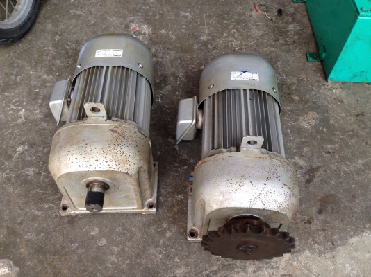 ขายมอเตอร์เกียร์ mitsubishi 3 HP. 380 V อัตราทด 1:25 เพลาออกประมาณ 60 รอบต่อนาที สภาพสวย วิ่งนิ่ม พร้อมใช้งาน มี 2 ตัวครับ