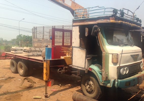 HINO KM 350 - 100 HP DM100 รถบรรทุกสิบล้อติดเครน KATO 3 ตัน 3 ปลอกยึดสภาพดีมากครับพร้อมใช้งาน เครื่องแน่นแรงดีสตาร์ทติดง่าย ภายในเก๋งสวยไม่มีผุ พวงมาลัยเพาเวอร์ ช่วงล่างคัชซีสวยมากๆ เอกสารทะเบียนครบพร้อมโอน ราคาต่อรองได้ครับ