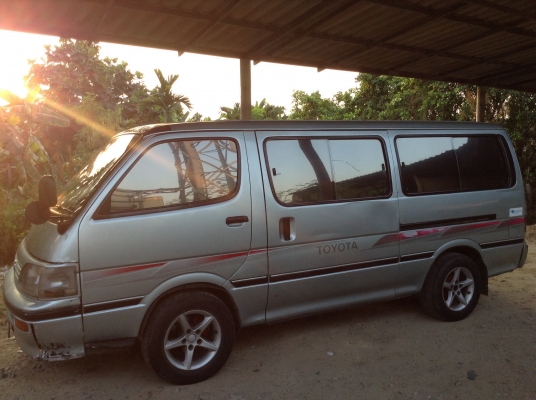 รถตู้หัวจรวจ มือสอง Toyota