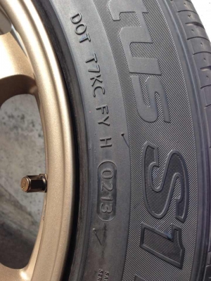 ขาย ยาง HANKOOK สภาพ 90เปอร์ เลยครับ ใช่น้อยมาก ยางปี2013 ครับ