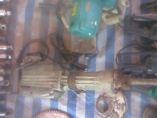 แย๊กคอนกรีตฮิตาชิตัวใหญ่สภาพพร้อมใช้งานครับตัวใหญ่ครับเป็นของฮิตาชิสภาพเดิมๆครับราคาเบิกใหม่เกือบ 2  หมื่นครับราคานี้คุ้มมากครับ