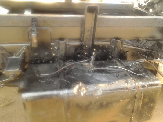 ขายหกล้ออีซุNKR