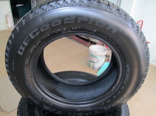 ขายยางBF GOODRICH 205 70 15 4 เส้น ดอกลึก5ถึง6มิล4000