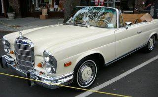 ขาย Benz w115 / 8 รุ้น 200 ไฟท้าย เรียบ เครื่องเดิม / เดิมทั้งคัน
