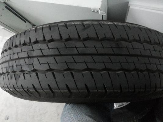 ขายยางรถยนต์ติดฟอร์ดป้ายแดง(ขายเฉพาะยาง)