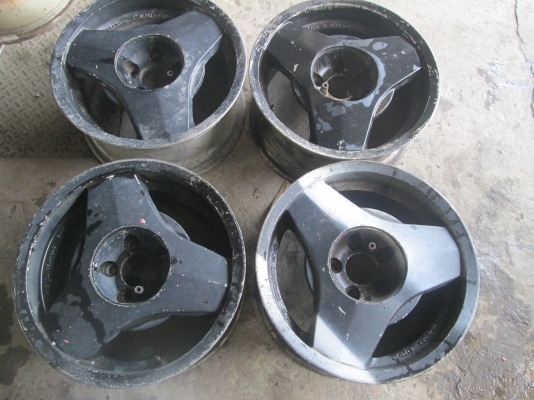 ขายครับแมกราคาถูกหลายรุ่นเลยครับ ขายครับแมกราคาถูกหลายรุ่นเลยครับ