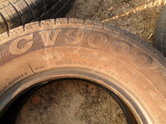 ขายยาง ใส่รถกระบะ Firestoneรุ่นCV9000ขอบ14 ขนาด195 R14เส้นละ450บาท(มี 4 เส้น)Tel.092-9351644