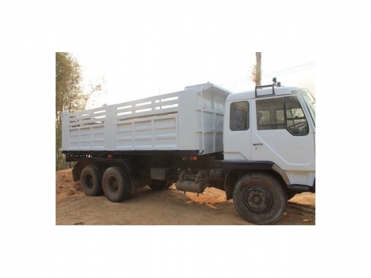 MITSUBISHI  527 M  2เพลา 195 แรง  โบ   850,000  บาท