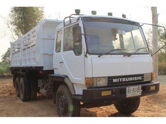 MITSUBISHI  527 M  2เพลา 195 แรง  โบ   850,000  บาท