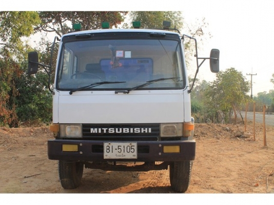 MITSUBISHI  527 M  2เพลา 195 แรง  โบ   850,000  บาท