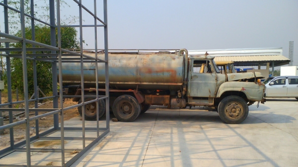 สิบล้อรถน้ำ ISUZU แบบสองเพลา บรรจุน้ำได้ 14,000 ลิตร จดทะเบียนบรรทุกของเหลวเรียบร้อยแล้ว ชอบราคาเท่าไรต่อรองได้ครับ.