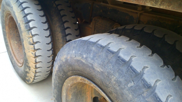 สิบล้อรถน้ำ ISUZU แบบสองเพลา บรรจุน้ำได้ 14,000 ลิตร จดทะเบียนบรรทุกของเหลวเรียบร้อยแล้ว ชอบราคาเท่าไรต่อรองได้ครับ.