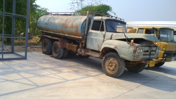 สิบล้อรถน้ำ ISUZU แบบสองเพลา บรรจุน้ำได้ 14,000 ลิตร จดทะเบียนบรรทุกของเหลวเรียบร้อยแล้ว ชอบราคาเท่าไรต่อรองได้ครับ.