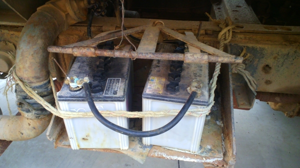 สิบล้อรถน้ำ ISUZU แบบสองเพลา บรรจุน้ำได้ 14,000 ลิตร จดทะเบียนบรรทุกของเหลวเรียบร้อยแล้ว ชอบราคาเท่าไรต่อรองได้ครับ.