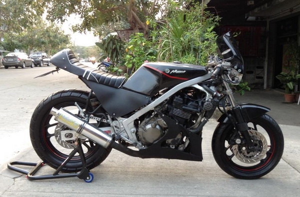 ด่วนเลยครับ Yamaha fz400 cafe' สำเนาทะเบียน