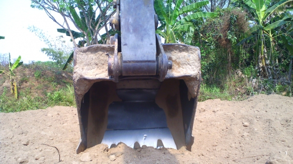 รถแบคโฮ CAT 320 V1 รถสวยเนี๊ยบ ชอบราคาเท่าไรต่อรองได้ครับ