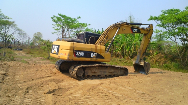 รถแบคโฮ CAT 320 V1 รถสวยเนี๊ยบ ชอบราคาเท่าไรต่อรองได้ครับ