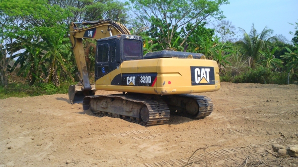 รถแบคโฮ CAT 320 V1 รถสวยเนี๊ยบ ชอบราคาเท่าไรต่อรองได้ครับ