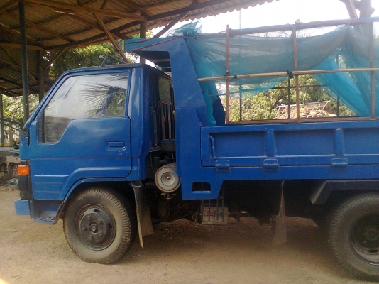 ขายรถดั้ม TOYOTA DAINA 115 เครื่องดี คัซซีสวย รถต้องเก็บสีนิดหน่อยครับ