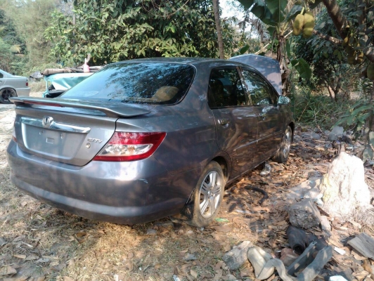 ขายฮอนด้าซิตี้ไอดีเอสไอปี03ตามสภาพ รถขี่ได้ปกติ เคยมีเฉี่ยวชนมาบ้างเล็กน้อยสมราคา (สิ่งต้องทำ ระบบไฟ รถติดไม่ครบสูบ แต่ขี่ได้ปกติเครื่องสั่นนิดหน่อย แอร์เย็นขี่ดีช่วงล่างดีสีดี ไม่ติดแกส เกียร์ธรรมดา เอาไปใช้ได้เลย ปิดบันชีรอเล่ม 15 วัน)