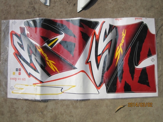 สติ๊กเกอร์ติดรถ LS ลายปี2000 สำหรับรถสีเหลือง 200 (รวมส่ง)