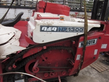 ขาย- รถเกี่ยวข้าว นวดข้าว แบบนั่งขับ KUBOTA NS450 มือสองจากญี่ปุ่น สภพาสวย พร้อมใช้งาน