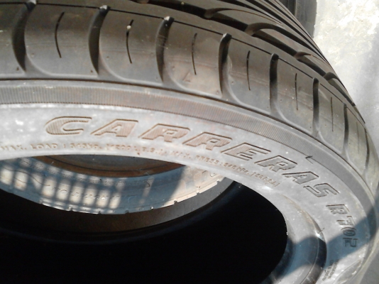 205/45R16 ปี 2011 มี 2 เส้น TEL.081-427-3941 205/45R16 ปี 2011 มี 2 เส้น TEL.081-427-3941