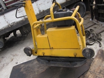 ขาย- เครื่องตบดิน พื้นเรียบ แบบเดินตาม ขนาดใหญ่ พร้อมใช้งาน มือสองเก่าญี่ปุ่นแท้ครับ