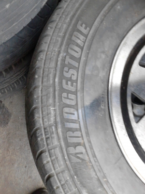 ขายล้อแม๊ก พร้อมยาง  ขอบ14  ขนาด  6 รู จำนวน 4 วง  TEL.081-427-3941